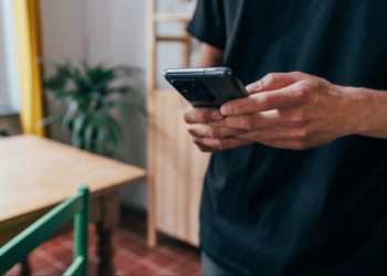 Як знайти IMEI втраченого Android-смартфона та відстежити його