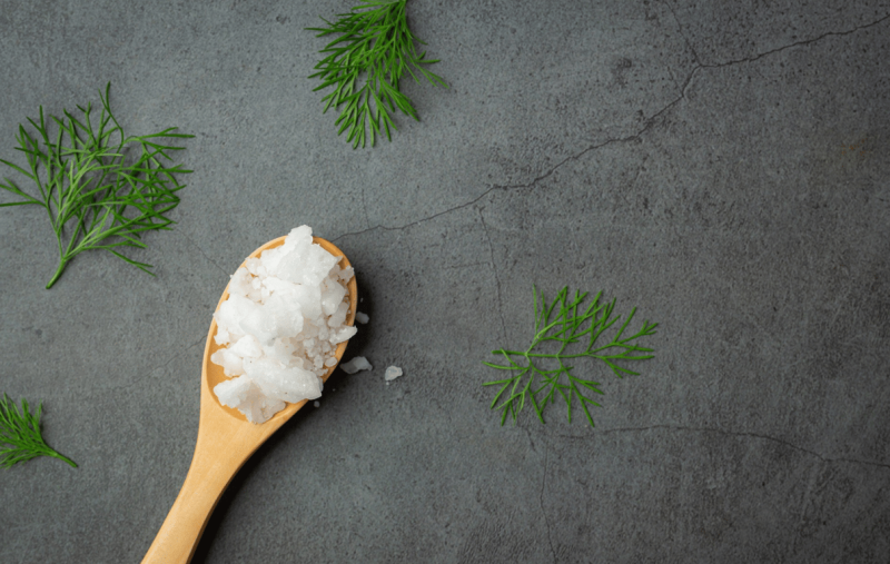 Сіль у взутті &mdash; несподіваний лайфхак, про який мало хто знає