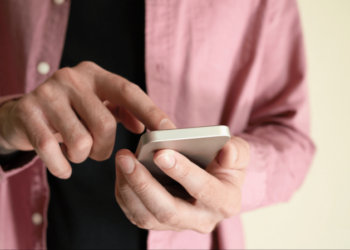 Як зробити скриншот на Android, якщо додаток не дозволяє