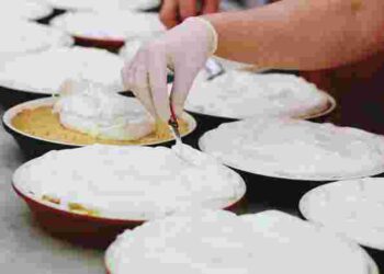 Як збити вершки без міксера: кулінарні лайфхаки