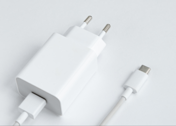 Підроблені зарядні пристрої — як розрізнити без спецприладів