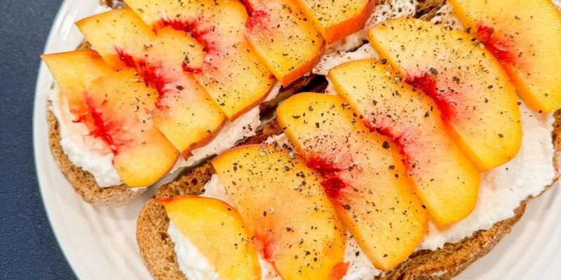 Від піци до&nbsp;чизкейку. Як їсти домашній сир&nbsp;&mdash; 11 смачних способів