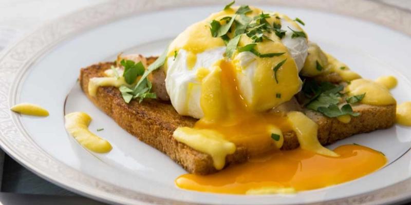 Можливо все, але є винятки. Які продукти краще не готувати в чавунній сковороді