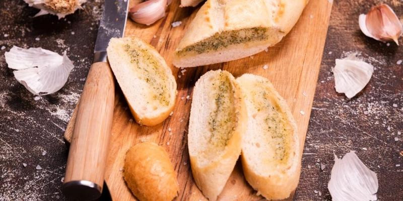 Час для експериментів. Як їсти сирий часник 10 способами, від соусів і заправок до вогняного сидру