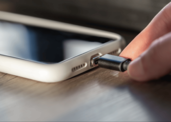 Як часто на день можна заряджати телефон, щоб не “вбити” батарею