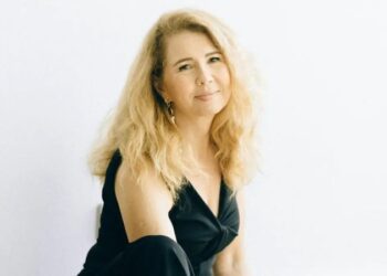 Аксесуари, які не можна носити після 50 років: вони лише старять