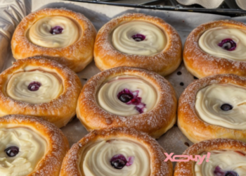 Ароматные ватрушки с сыром, вкуснее, чем в детстве: отличный рецепт (ВИДЕО)