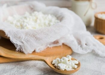 Від піци до чизкейку. Як їсти домашній сир — 11 смачних способів