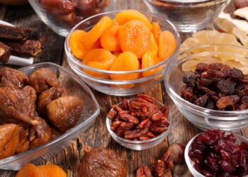 Чи потрібно мити чорнослив, курагу та родзинки, перш ніж їсти: точна відповідь