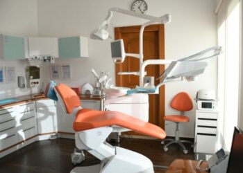 Чоловікові випадково відрізали щелепу після того, як він прийшов видалити зуб