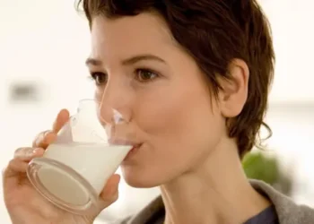 Чому склянка молока на день знижує ризик раку кишківника, а м’ясо – підвищує