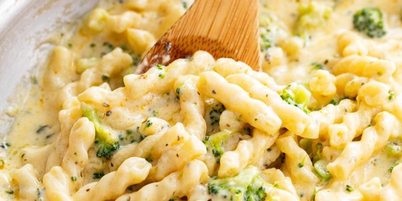 Від піци до&nbsp;чизкейку. Як їсти домашній сир&nbsp;&mdash; 11 смачних способів