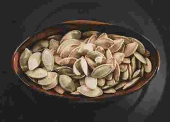 Гарбузова олія: у чому її користь та як її використовувати