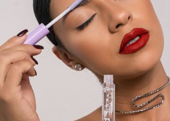 Як досягти ідеальних брів: що вибрати — олівець, тіні, гель чи віск?