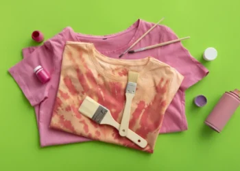 Як вивести фарбу для стін з одягу: найкращі лайфхаки