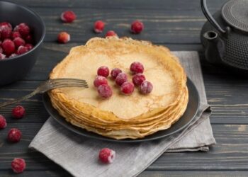 Как приготовить идеальные блины на Масленицу: тоненькие, золотистые и аппетитные (ВИДЕО)