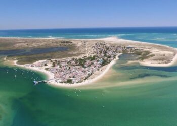 На приголомшливому острові в Європі навесні температура сягає +30: чому його варто відвідати