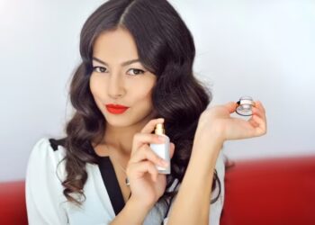 Парфуми з ефектом омолодження: чим вони повинні пахнути