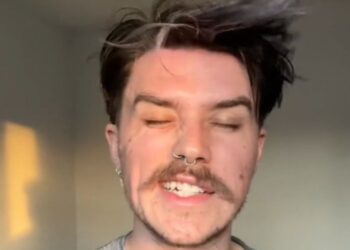 Перукар показав спосіб самостійно освітлити волосся за 15 хвилин