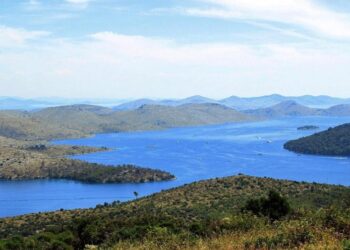Прекрасний острів у Європі завширшки в кілька кілометрів обходять стороною туристи: чому варто його відвідати