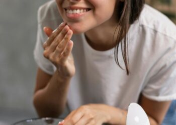 Рівне обличчя за п’ять хвилин — проста та ефективна маска з імбиру та жовтка