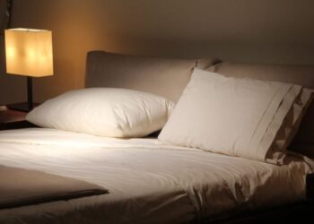 Що впливає на якість сну: приберіть це перед засинанням