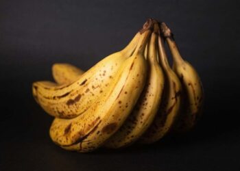 Только не в холодильнике: как хранить бананы, чтобы быстро не почернели
