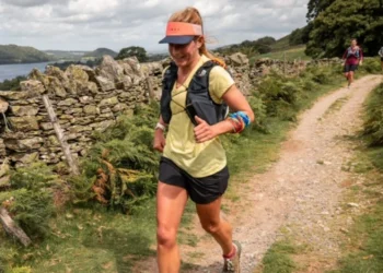 У неї була рідкісна хвороба мозку. Тепер вона одужує і готується до ультрамарафону