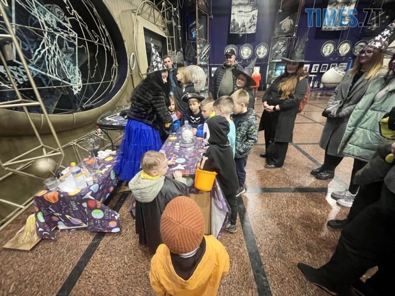 Відьми, маги та павуки: “Космічний Хелловін” у музеї в Житомирі (ФОТОРЕПОРТАЖ)