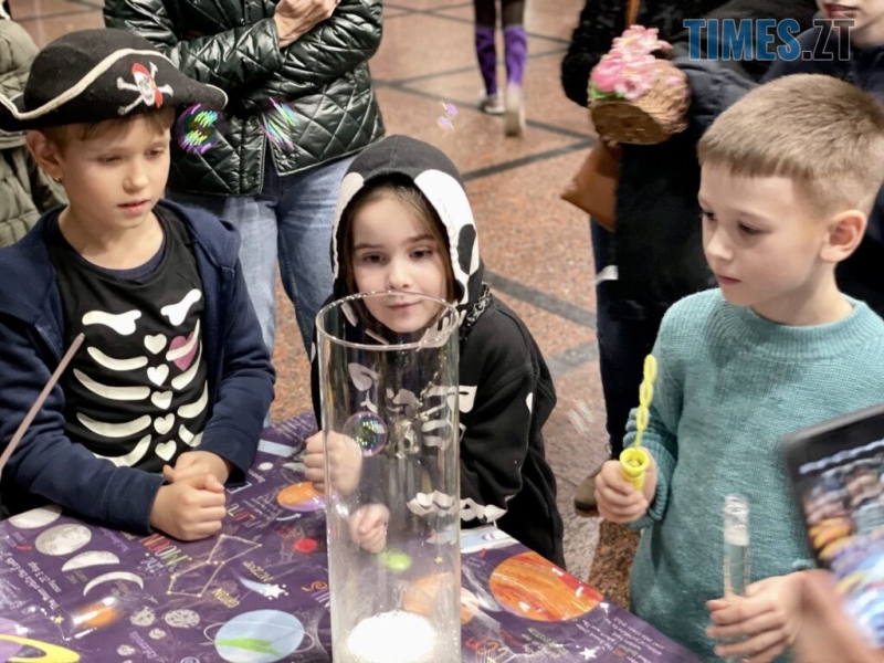Відьми, маги та павуки: “Космічний Хелловін” у музеї в Житомирі (ФОТОРЕПОРТАЖ)