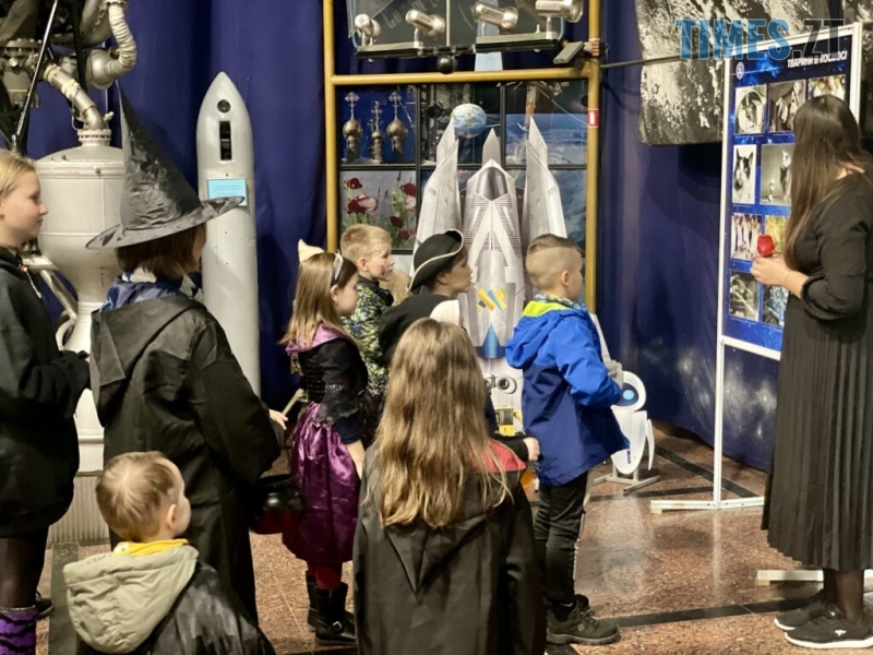 Відьми, маги та павуки: “Космічний Хелловін” у музеї в Житомирі (ФОТОРЕПОРТАЖ)