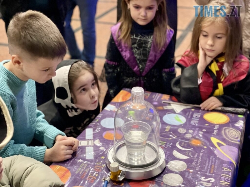 Відьми, маги та павуки: “Космічний Хелловін” у музеї в Житомирі (ФОТОРЕПОРТАЖ)