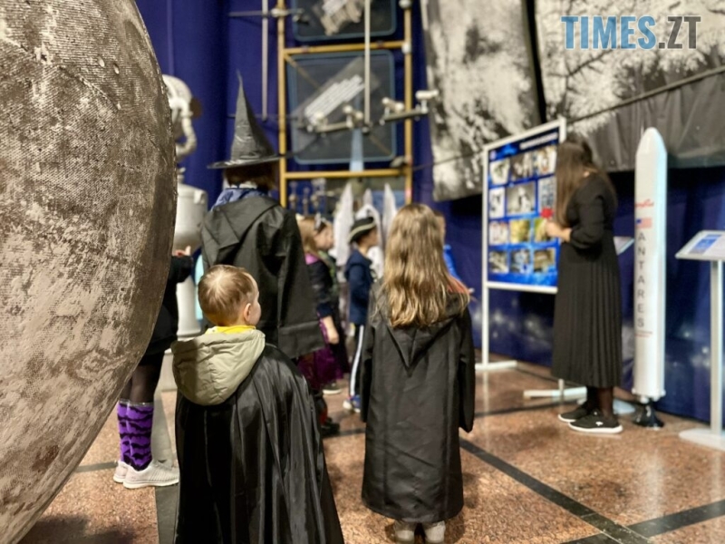 Відьми, маги та павуки: “Космічний Хелловін” у музеї в Житомирі (ФОТОРЕПОРТАЖ)
