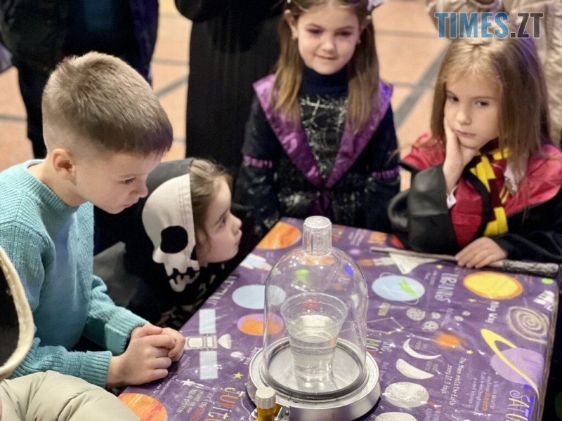 Відьми, маги та павуки: “Космічний Хелловін” у музеї в Житомирі (ФОТОРЕПОРТАЖ)