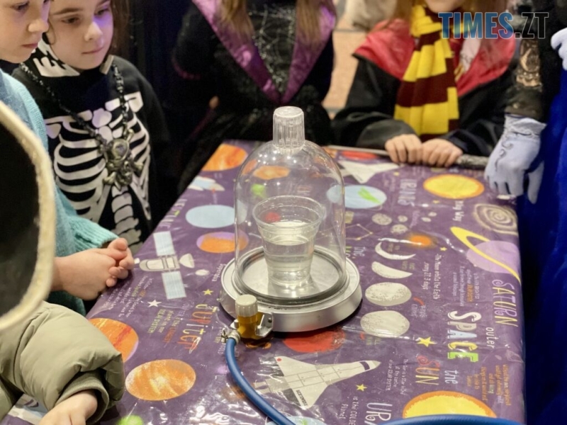 Відьми, маги та павуки: “Космічний Хелловін” у музеї в Житомирі (ФОТОРЕПОРТАЖ)