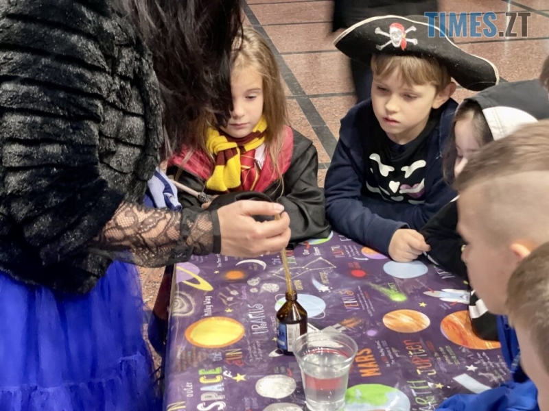Відьми, маги та павуки: “Космічний Хелловін” у музеї в Житомирі (ФОТОРЕПОРТАЖ)