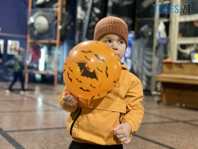 Відьми, маги та павуки: “Космічний Хелловін” у музеї в Житомирі (ФОТОРЕПОРТАЖ)