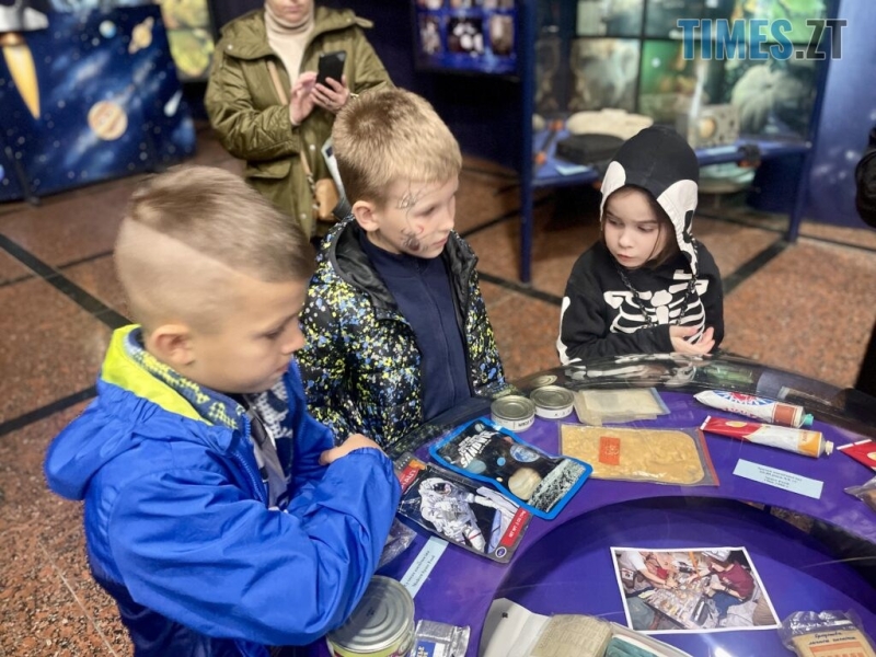 Відьми, маги та павуки: “Космічний Хелловін” у музеї в Житомирі (ФОТОРЕПОРТАЖ)