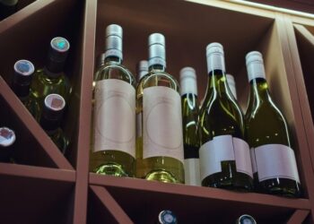 Вы точно видели эту выемку на бутылке с вином: что она значит