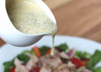 Значительно вкуснее и полезнее: чем заменить майонез в блюдах