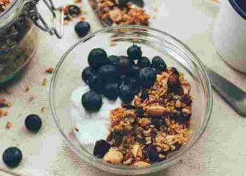 Гранола чи мюслі: у чому різниця та що корисніше