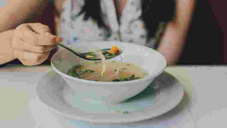 Скільки варити курячий бульйон: час і важливі нюанси