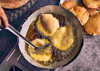 Як утилізувати олію після фритюру: поради від шеф-кухаря