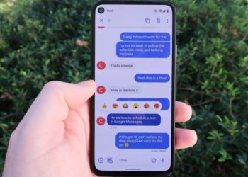 Google Messages тепер підтримує повноекранні анімаційні ефекти для емодзі в повноекранному режимі