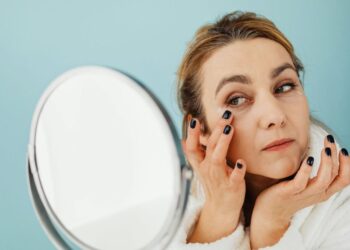 Бліда або з пігментними плямами: як вирівняти тон шкіри обличчя та повернути їй здоровий вигляд