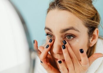 Ефективна маска для шкіри обличчя: рецепт з вівсянкою, медом та бананом