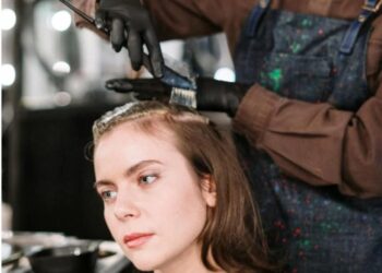 Фарбування волосся у 2025 році: які відтінки будуть у моді?