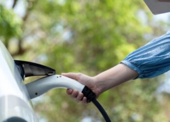 Як дві Tesla Supercharger V4: BYD представила надшвидку зарядку для авто, 400 км за 5 хвилин