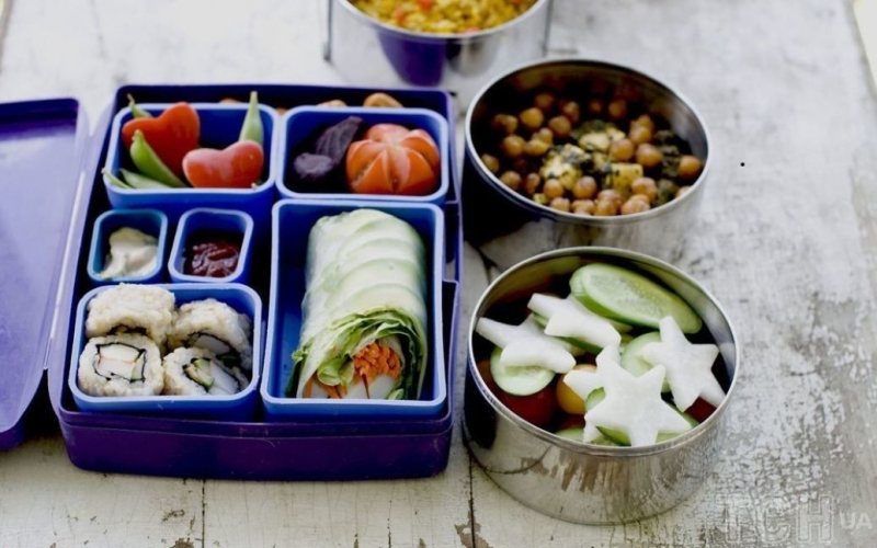 Як помити пластикові контейнери, щоб не залишилося жодних запахів