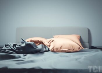 Як прати атласні простирадла та наволочки, щоб вони залишалися м’якими